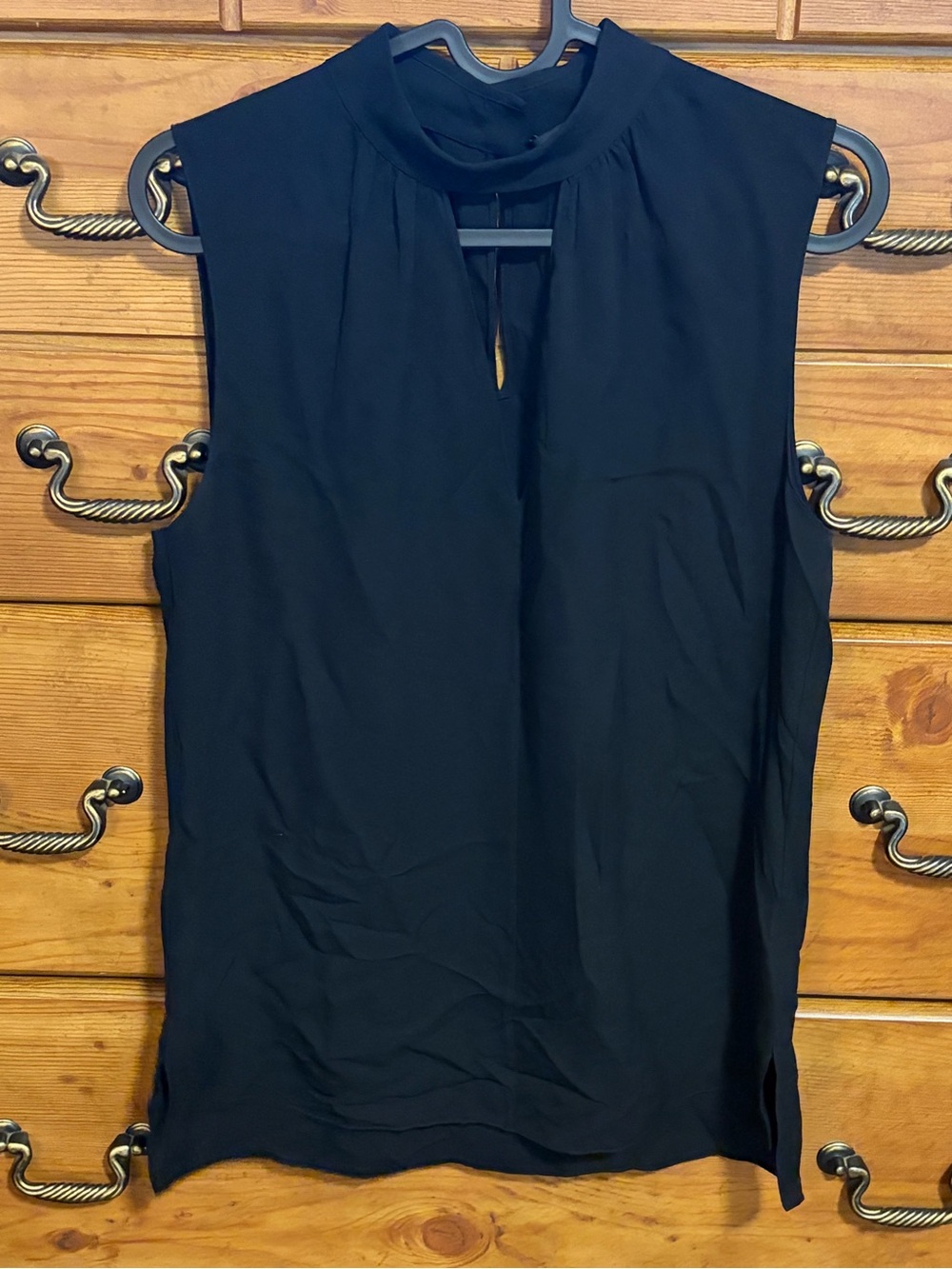Theory Black Sleeveless Mock-Neck Keyhole Blouse